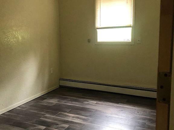 2nd image of 2084 Jackson St APT 3