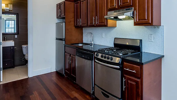 Rented by Nooklyn NYC LLC | media 22