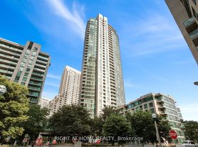 215 Fort York Blvd