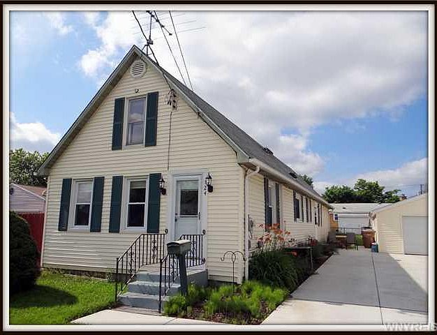 1st image of 124 Evergreen Pl