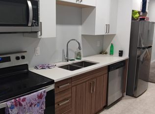 371 Dubuc St, Winnipeg, MB R2H1E9