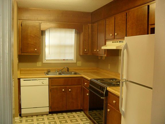 3rd image of 1105 N Oak St APT C1
