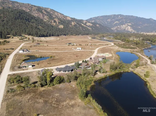 5 Southfork Ln, Garden Valley, ID 83622