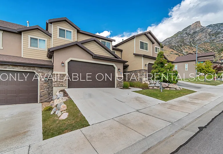 1638 E Aspen Loop — Photo 1
