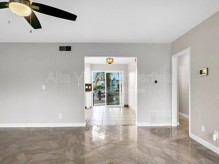 120 Green Ave — Photo 5