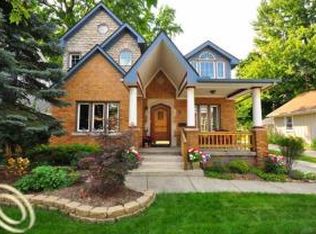 415 Wilcox St, Rochester, MI 48307