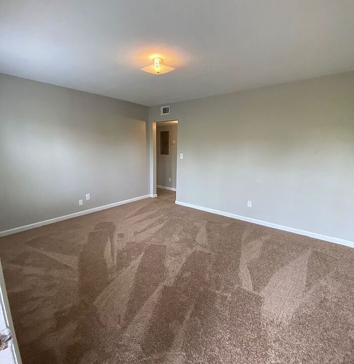 1st image of 1103 Hampton Ave #C