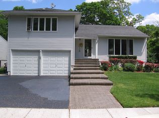 1475 Britton St, Wantagh, NY 11793
