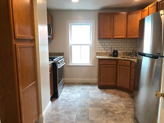 4th image of 436 N Loudoun St