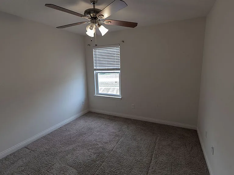 2807 Amberwood Ct — Photo 20