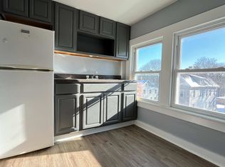 136 4th St, Meriden, CT 06451