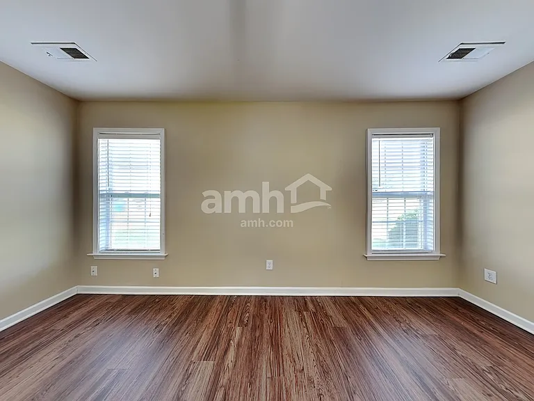 1867 Longmont Dr — Photo 10
