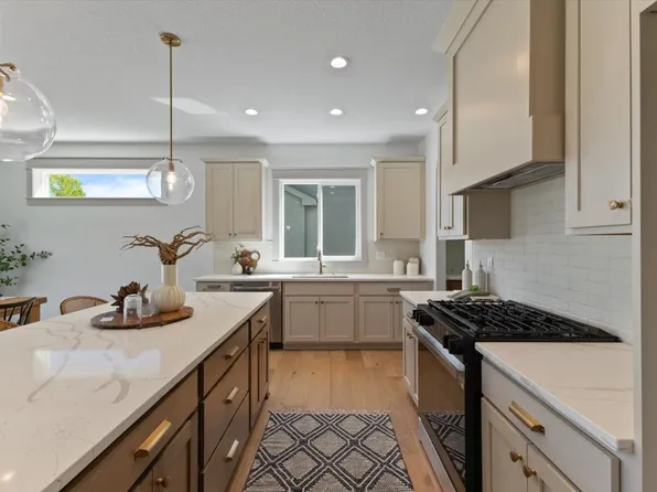 355 NW Woodmoor Dr, Waukee, IA 50263