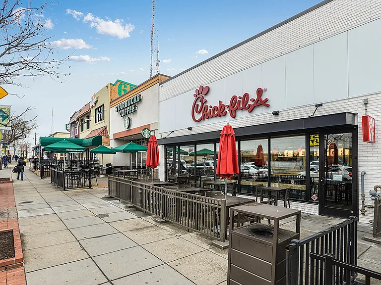 Restaurants and bars in Tenleytown