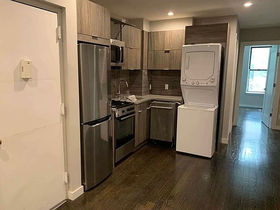 2nd image of 328 E 106th St APT 5