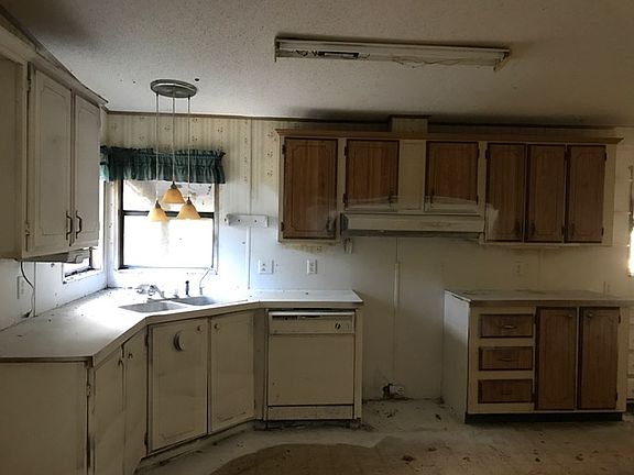 5th image of 10920 Commonwealth Ave N