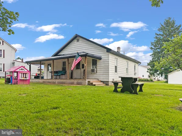 58 Center St, Milroy, PA 17063