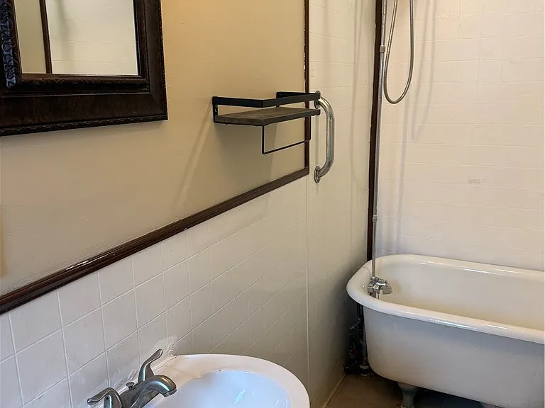344 Elmwood Ave #3 — Photo 13