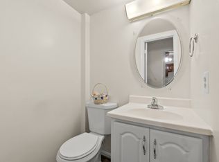 7004 Bradwood Ct, Springfield, VA 22151