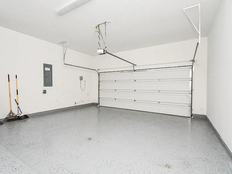 8215 Longear Ln — Photo 23