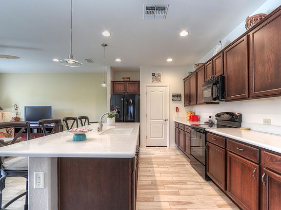 3rd image of 4985 W Corral Dr