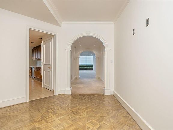 4th image of 2660 Peachtree Rd NW APT 15G