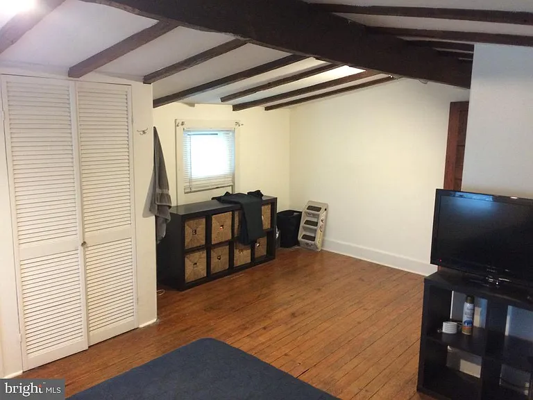 4876 Ogle St — Photo 11