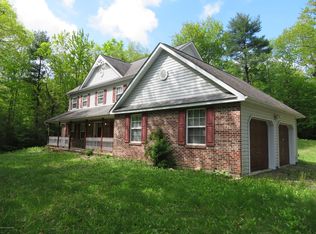 1321 Jonas Ct, Effort, PA 18330