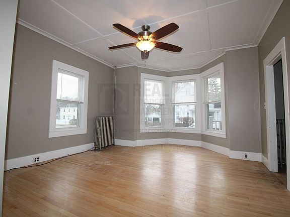 2nd image of 102 Charles St