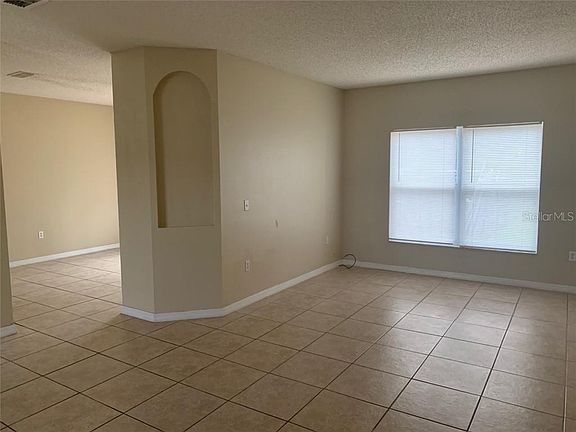 3rd image of 1133 Cambourne Dr