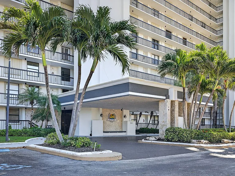 10680 S Ocean Dr #105 — Photo 31