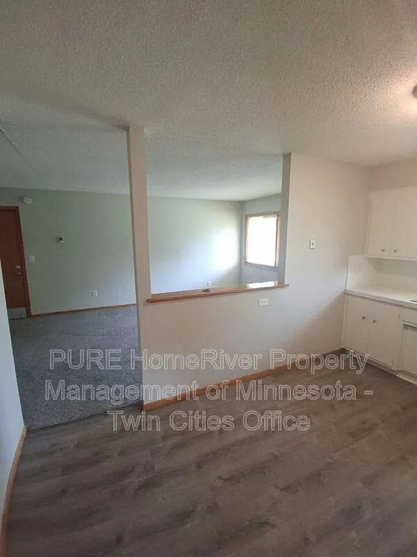 2 bed, 1.0 bath, $1,195 — Photo 3