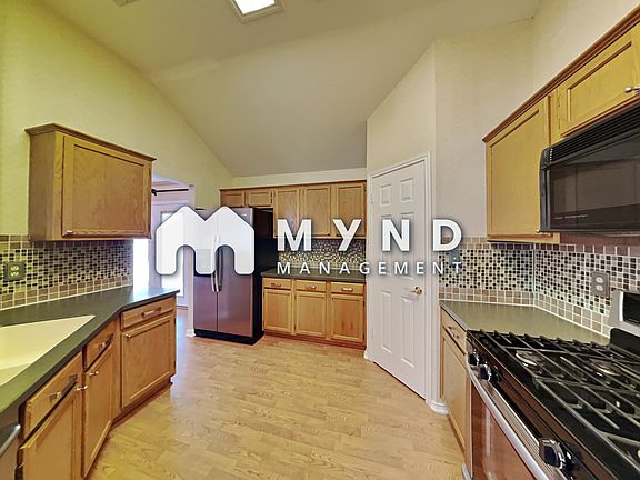 5th image of 16508 Framingham Cir