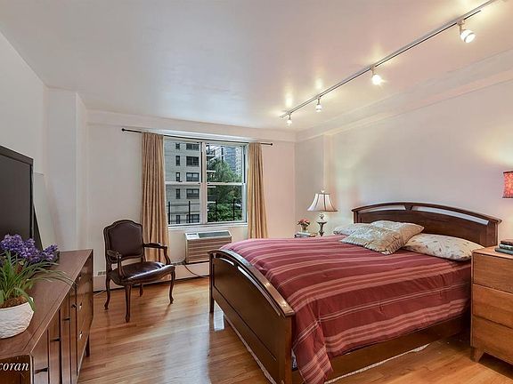 3rd image of 303 W 66th St #4ABE