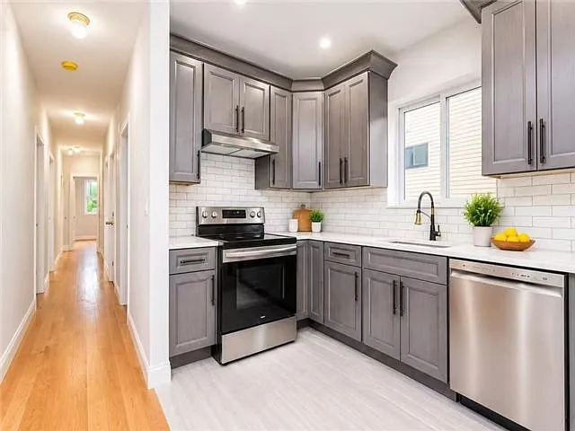 22 Hope Ave — Photo 2