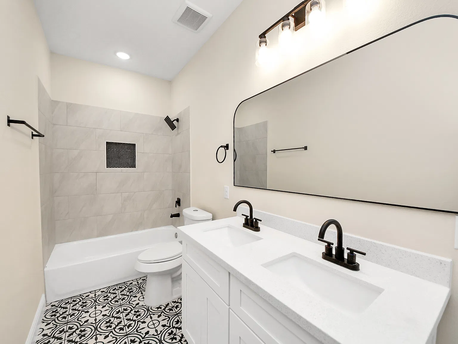 3810 Hiford Dr — Photo 3