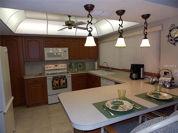 4th image of 7618 Lakeside Woodlands Dr
