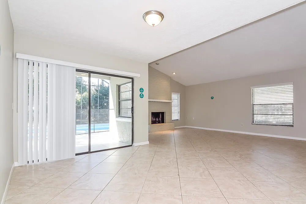 3 bed, 3.0 bath, 1895 sqft, $2,870 — Photo 2