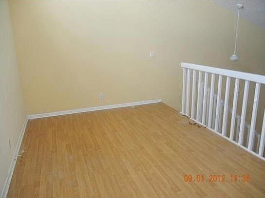 4th image of 812 SW 1st Ct