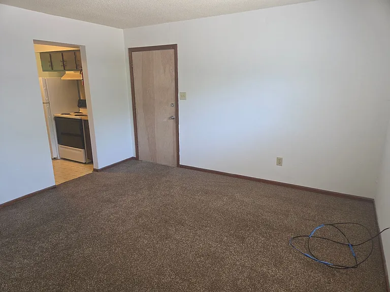 924 W Texas Ave — Photo 5