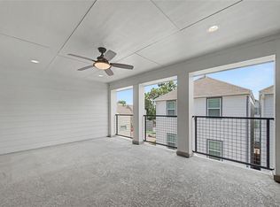 911 W 35th St #E, Houston, TX 77018