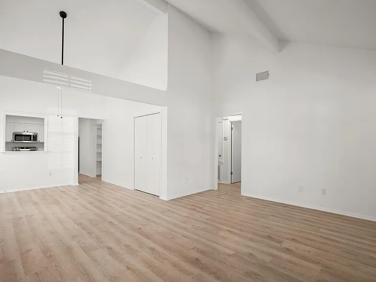 1606 Dale Cv #B — Photo 8