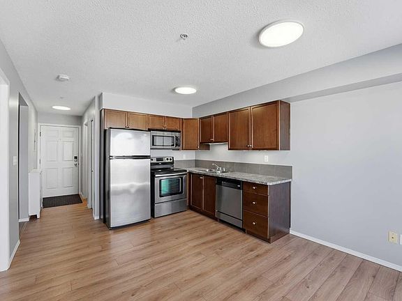 4th image of 3 Broadway Rise #310