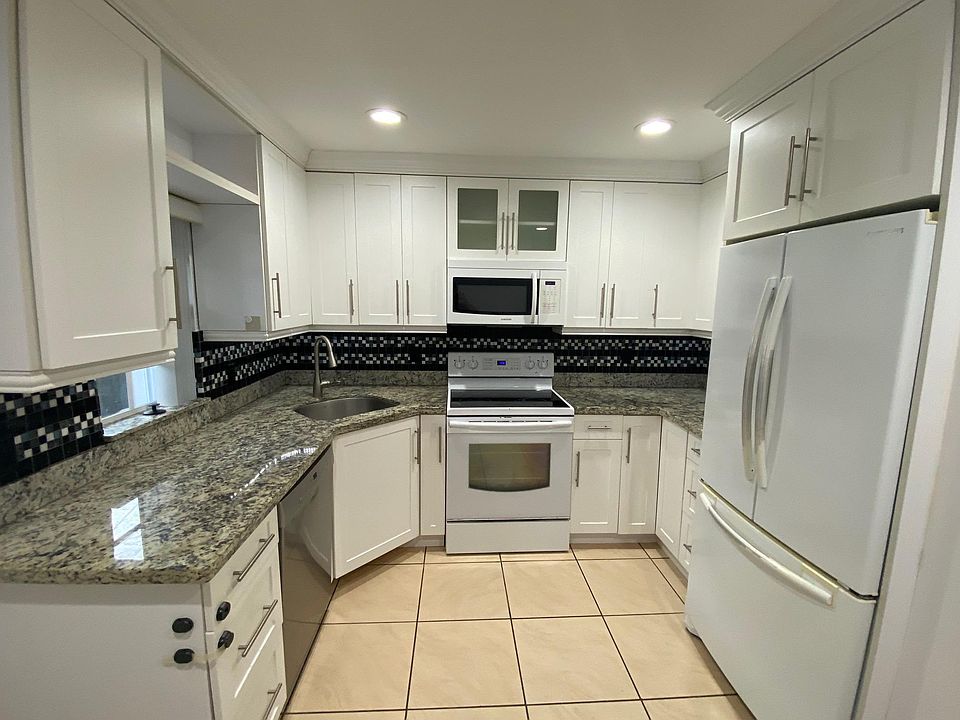 1st image of 220 Northwest Blvd