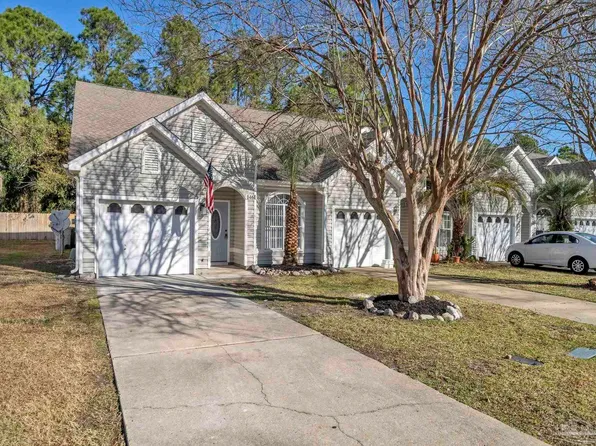1461 Tiger Lake Dr, Gulf Breeze, FL 32563