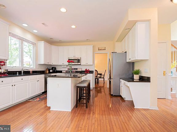 3rd image of 230 Hockessin Cir