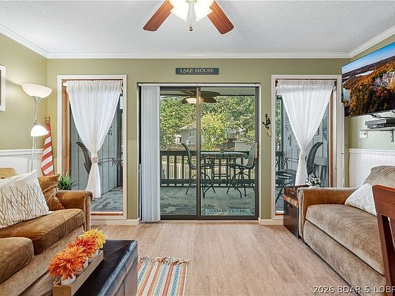 2nd image of 1442 Nichols Rd #H106