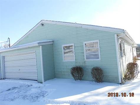 22 TAMAQUA ST. REAR GARAGE SHOWING
