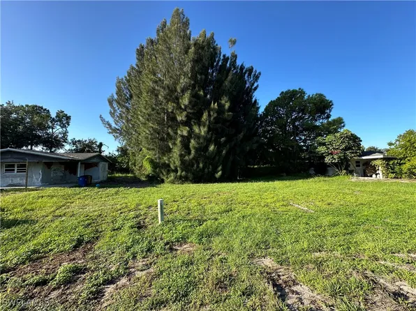 2208 Wyandotte Ave, Alva, FL 33920