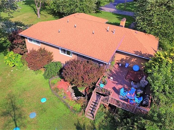 2nd image of 3310 Roseview Dr